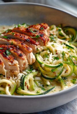 Cremiges Zucchini Noodle Chicken Alfredo: Gesund & Schnell
