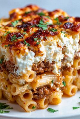 Familienfreundlicher Griechischer Nudelauflauf mit Feta & Hackfleisch
