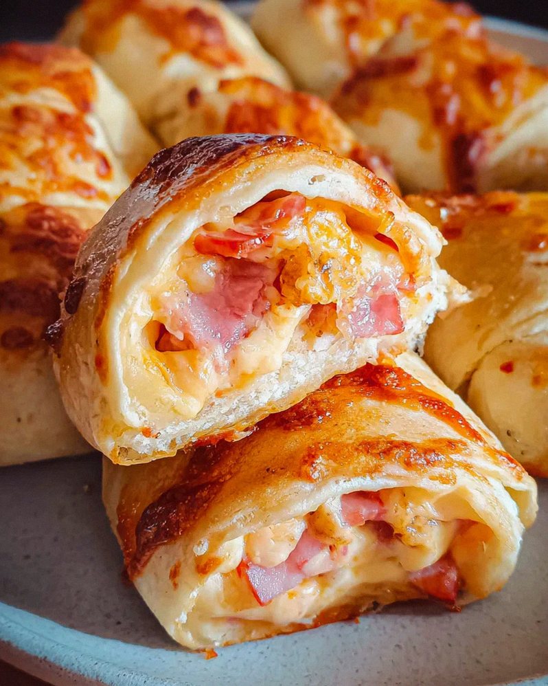 Gefüllte Pizzabrötchen selber machen