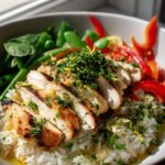 Hähnchen Reis Bowl: Frisch & lecker mit Zitronen-Dressing!