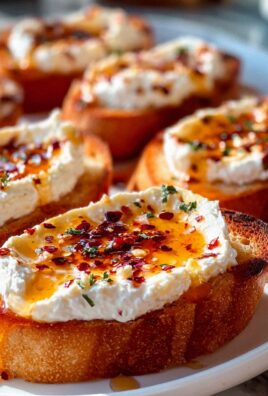 Süße scharfe Hot Honey Feta Crostini: Cremig & unwiderstehlich