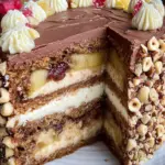 Weihnachtstorte mit Äpfeln und Schokolade